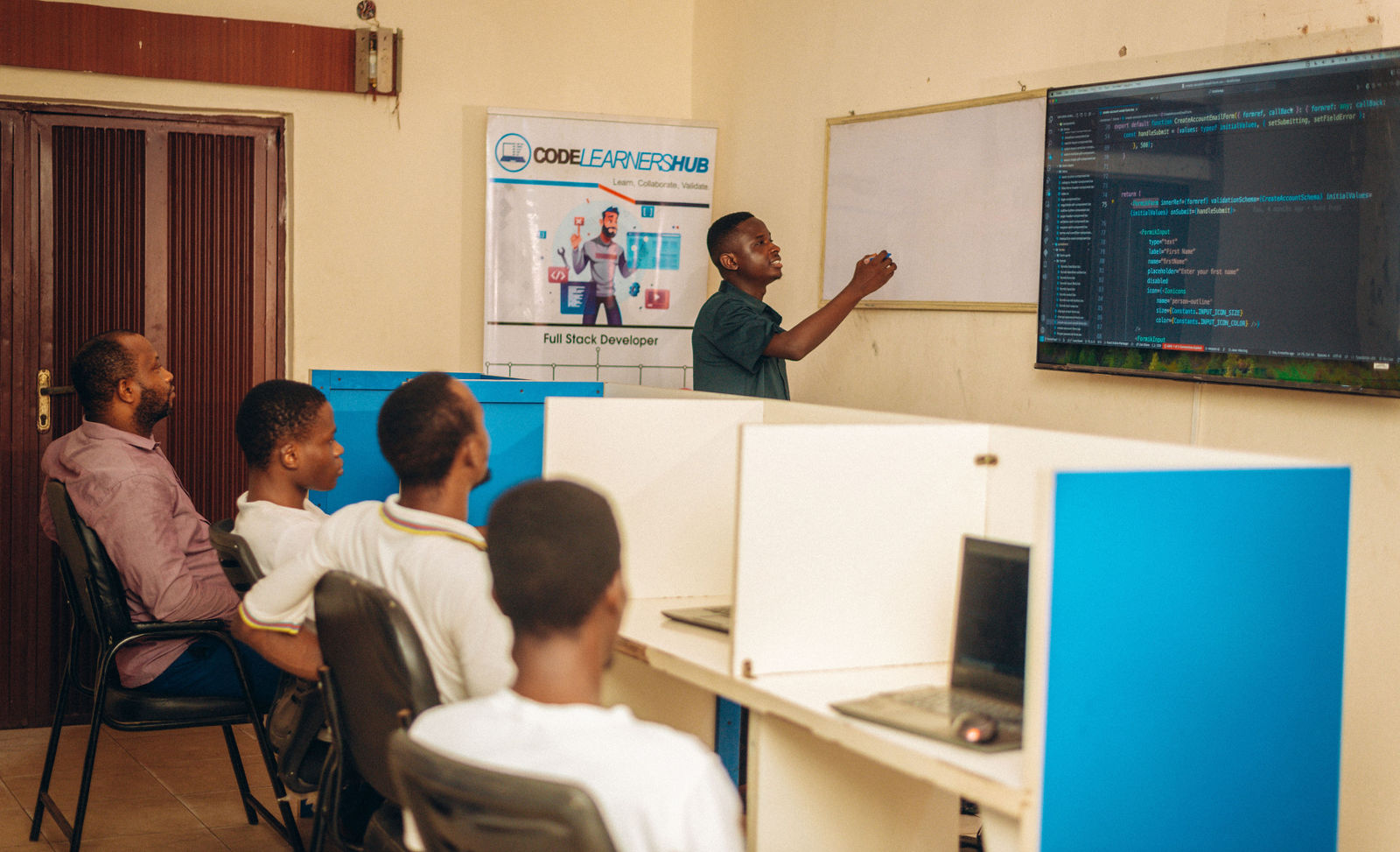 CodeLearnersHub tutors
